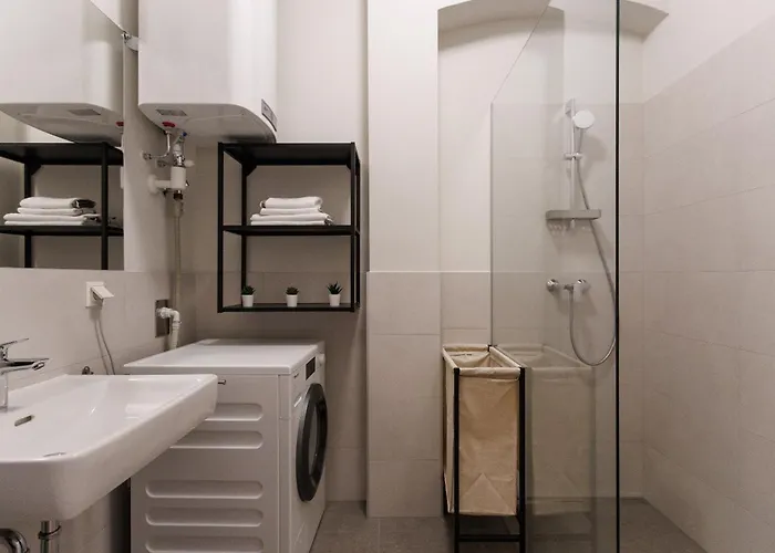 Urban Hideaway Apartment *