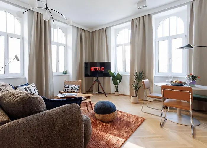Urban Hideaway Apartment *